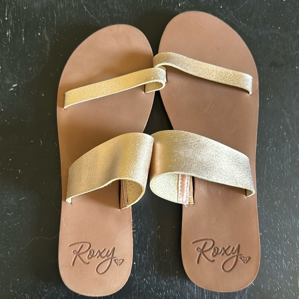 Roxy sandals size 11